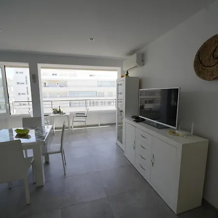 Apartamento En Centro De La Ciudad Frente Al Mar Roses