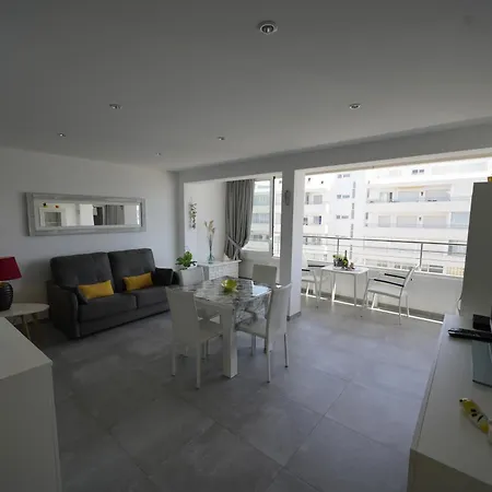 Apartamento En Centro De La Ciudad Frente Al Mar Apartment *