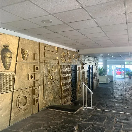 Apartamento En Centro De La Ciudad Frente Al Mar *