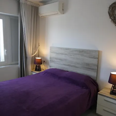 Apartamento En Centro De La Ciudad Frente Al Mar *